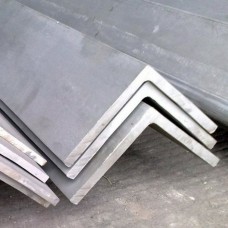 Уголок нержавеющий шлифованный равнополочный г/к AISI 201 15х15х3 мм